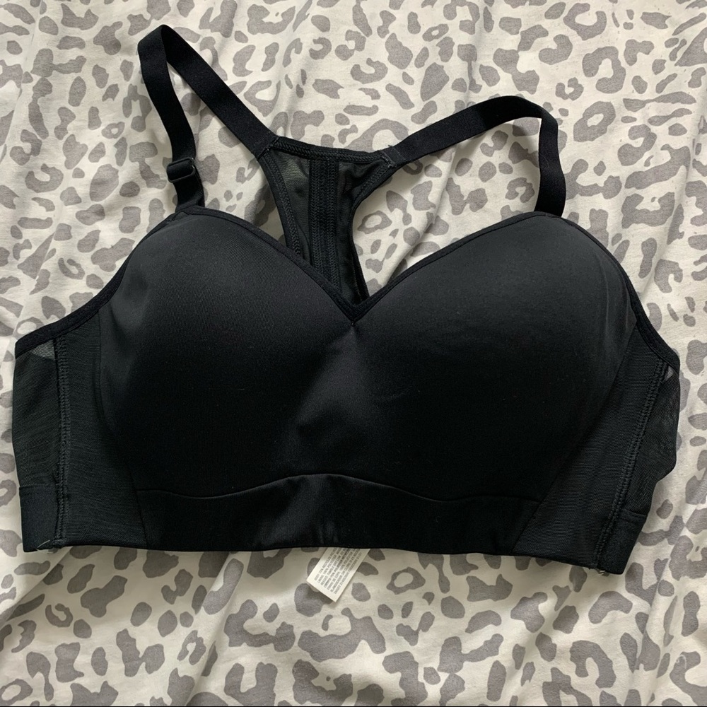 Black sports bra